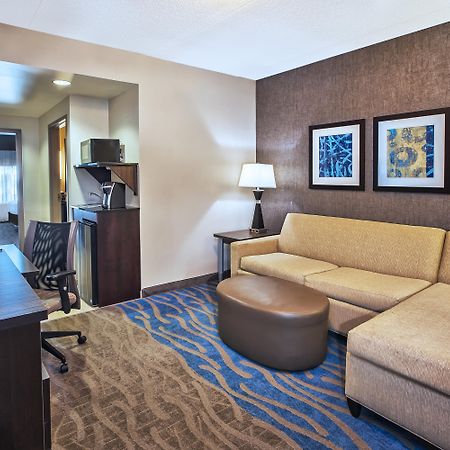 Holiday Inn Express & Suites Dayton South - I-675 By Ihg Shanersville Exterior foto
